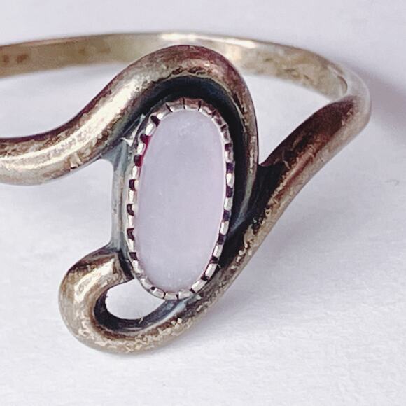 Vintage Ring Sterling Silver Mother of Pearl 1960s Signed WM Modernist Size 7.5 - Picture 3 of 16
